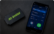 RD-Bridge neben einem Smartphone mit geöffneter App